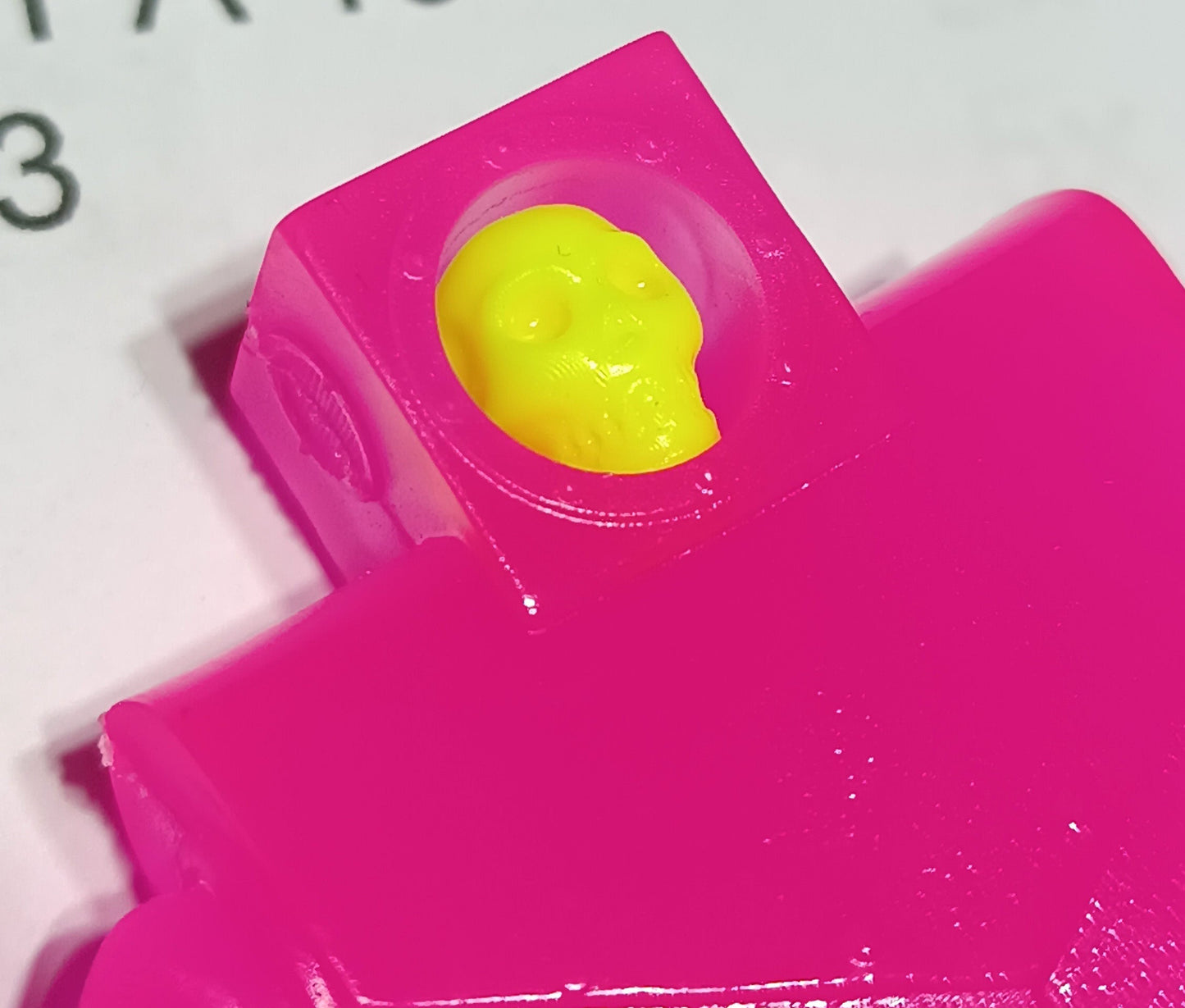 [Neon] Calcifier X-20 / Ryan Heshka