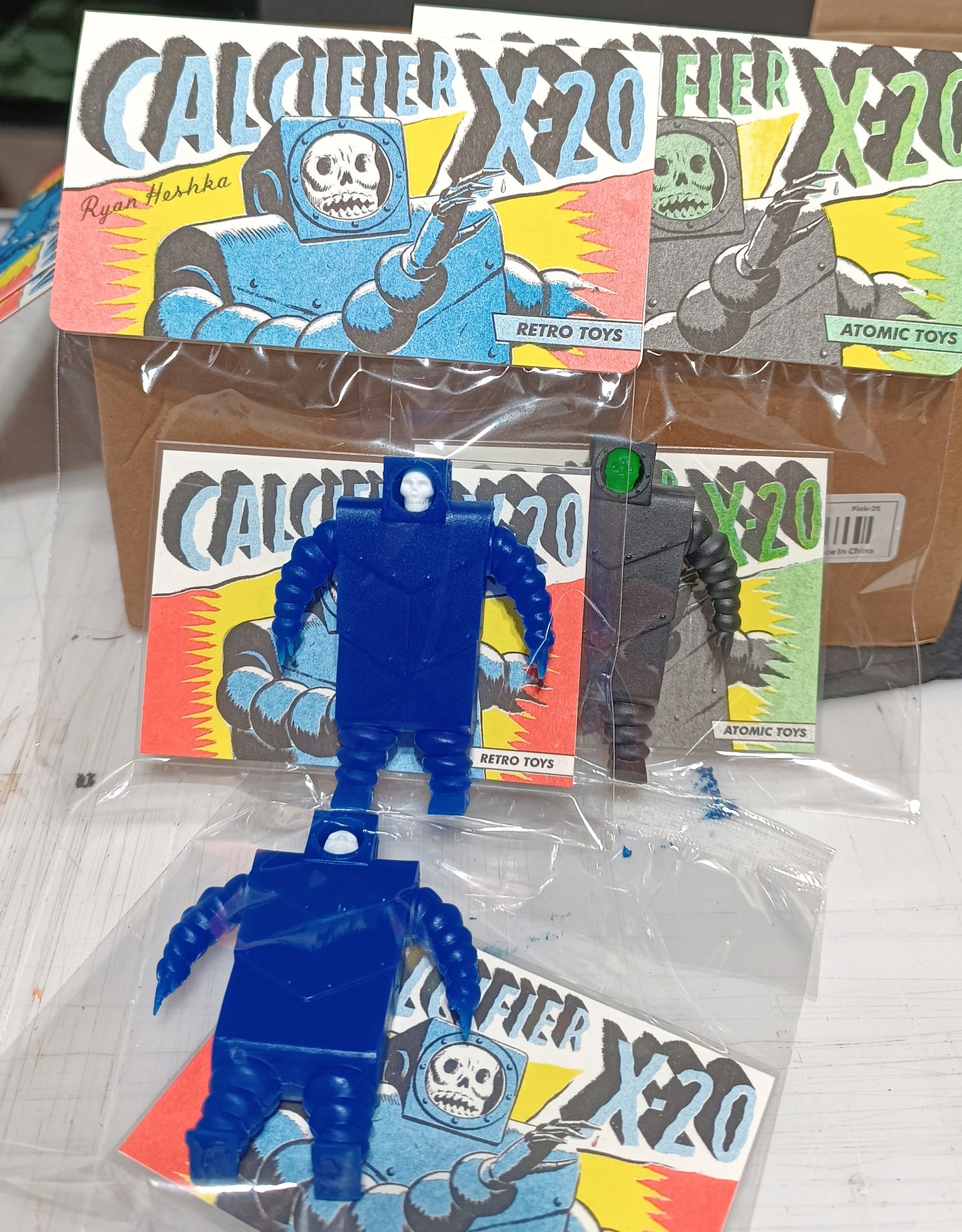 [Retro] Calcifier X-20 / Ryan Heshka